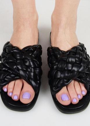 Шльопанці.шльопанці