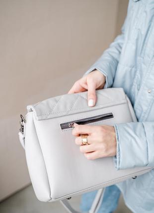 Женская серая сумка стеганая сумка через плечо стеганная сумка серый клатч стеганый7 фото