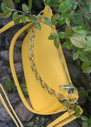 Жовта шкіряна сумочка на плече з ланцюжком, італія, кольори в асортименті
