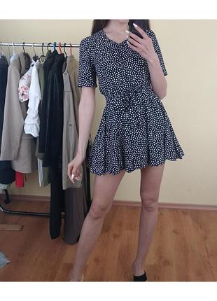 Красивое винтажное платье в горошек