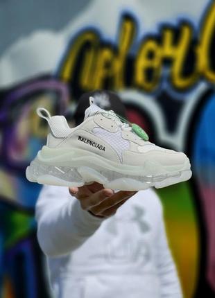 Кросівки жіночі в стилі balenciaga triple s