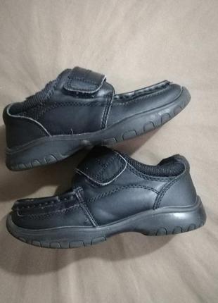 Відмінні шкіряні туфлі-макасины