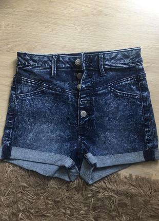 Шорты на высокой посадке