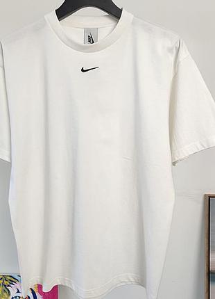 Футболка nike center logo