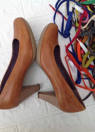 Туфли tamaris  закритий носок каблук 7см р.39  25см