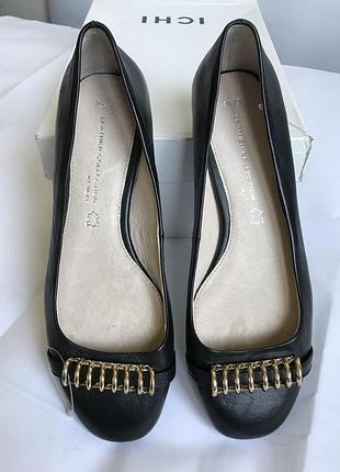 Шкіряні балетки next