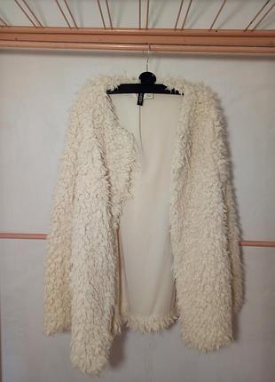 Плюшева шубка бежевого кольору