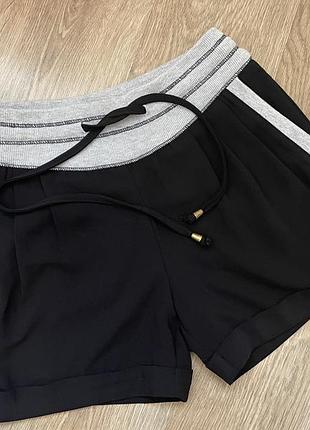 Шортики розмір xs ціна 500грн