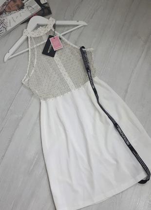 Белое обтягивающее платье в сеточку prettylittlething. короткое коктейльное секси платье2 фото