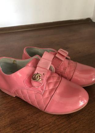 Класні черевички - лакові, рожеві, на дівчинку р. 30