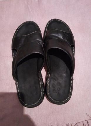 Кожаные шлепки