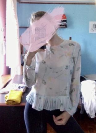 Легка блузка на літо.