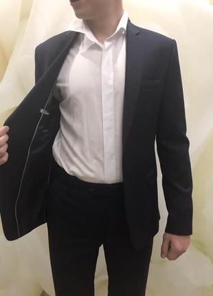 Костюм випускний