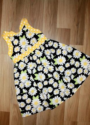 Платье с открытой спиной.