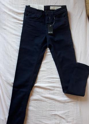 Джинси жіночоі