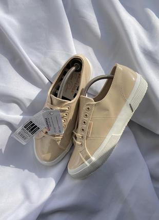 Крутые лаковые кеды superga8 фото