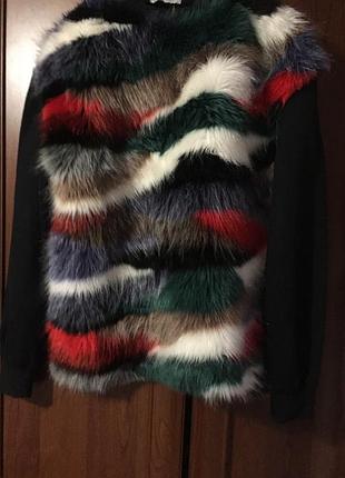 Свитшот zara с ярким мехом