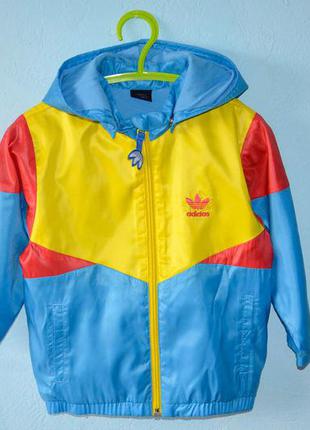Курточка adidas оригинал на 24 месяца бльшимерит