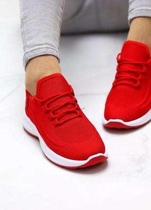 Красные женские кроссовки1 фото