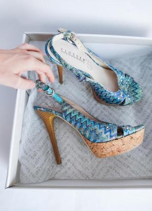 Яскраві жіночі босоніжки на платформі великий розмір 41