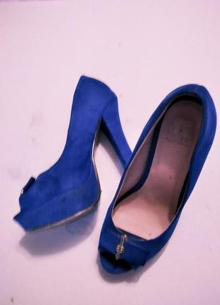 Туфли синие на каблуке3 фото