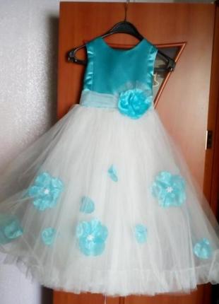 Красивое пышное платье для маленькой принцессы