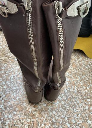 Продам не дорого коричневые кожаные сапоги