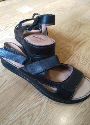 Босоножкі на липучках, без каблука, натуральна шкіра