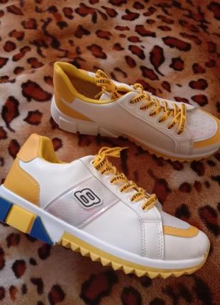 Новые яркие желтые белые кроссовки 39(24.5см)2 фото