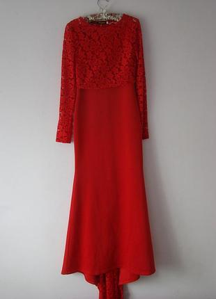 Випускне плаття з шлейфом