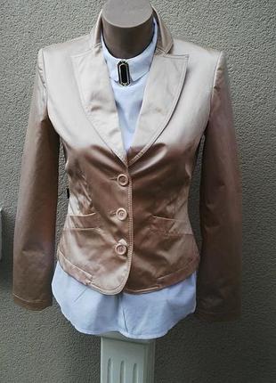 Гарний жакет,піджак з перловим переливом,люкс бренд moschino