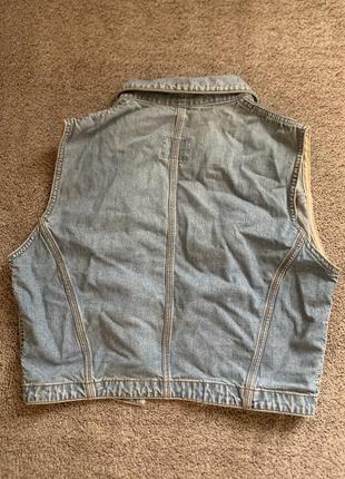 Винтажная джинсовая жилетка с карманами5 фото