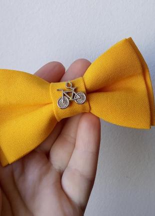 Краватка-метелик з сріблястим велосипедом жовтий / жовтий метелик
