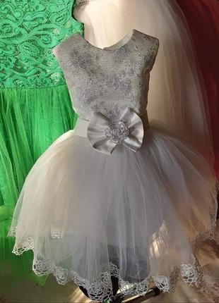 Белое,пышное ,нарядное платье для праздника !!!