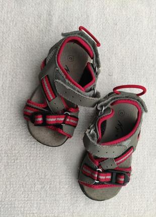 Кожаные босоножки