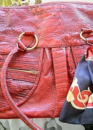 Красная сумочка (италия)1 фото