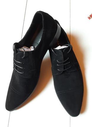 Натуральные замшевые классические мужские туфли с зауженными носом1 фото