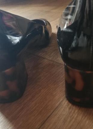 Туфлі туфлі жіночі леопард нові жіночі балетки низький каблук чорні лакові леопардові3 фото