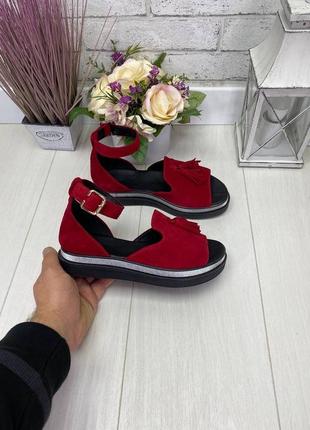 Босоніжки на танкетці натуральна замша