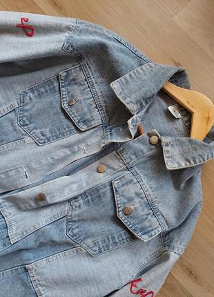 Джинсовая куртка, джинсовки l-xl светлого цвета3 фото