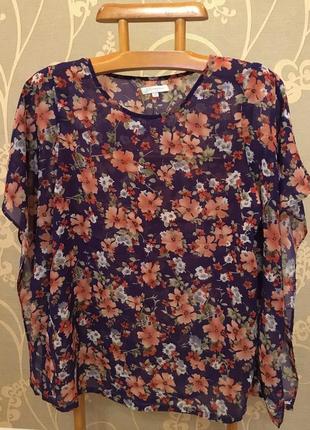 Очень красивая и стильная брендовая блузка в цветах!