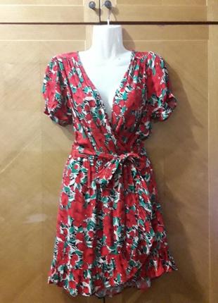 Zara  р.m вискозное платье в цветах  на запах винтажный стиль