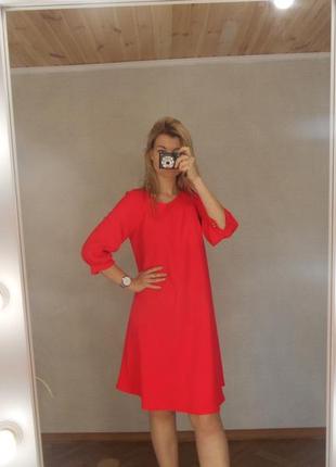 Красное платье бренда pologarage