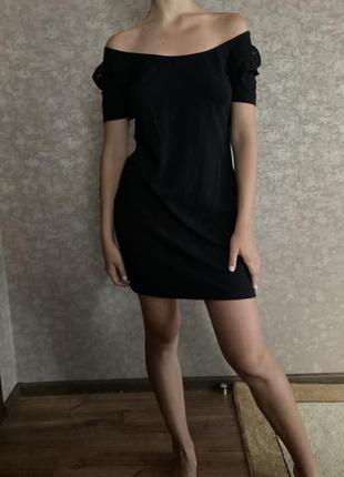 Красивое чёрное платье с коротким рукавом и вставками кружева2 фото
