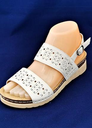Женские сандалии босоножки на танкетке платформа бежевые летние7 фото