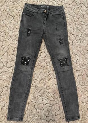 Бомбезные джинсы с камнями,люкс качество, размер с/л.