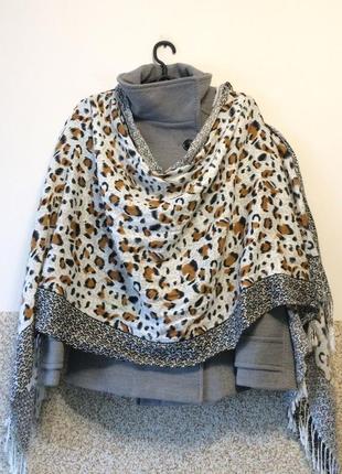 Шарф, шаль в тигровий принт