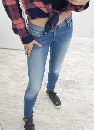 Джинсы скинни tommy Czarna hilfiger