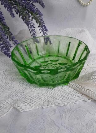 Урановое стекло! ваза конфетница стекло ссср советская клеймо винтаж зеленое художественное вазелиновое9 фото