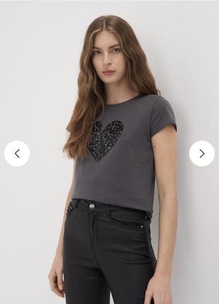 Темно-cіра футболка з принтом р. xs